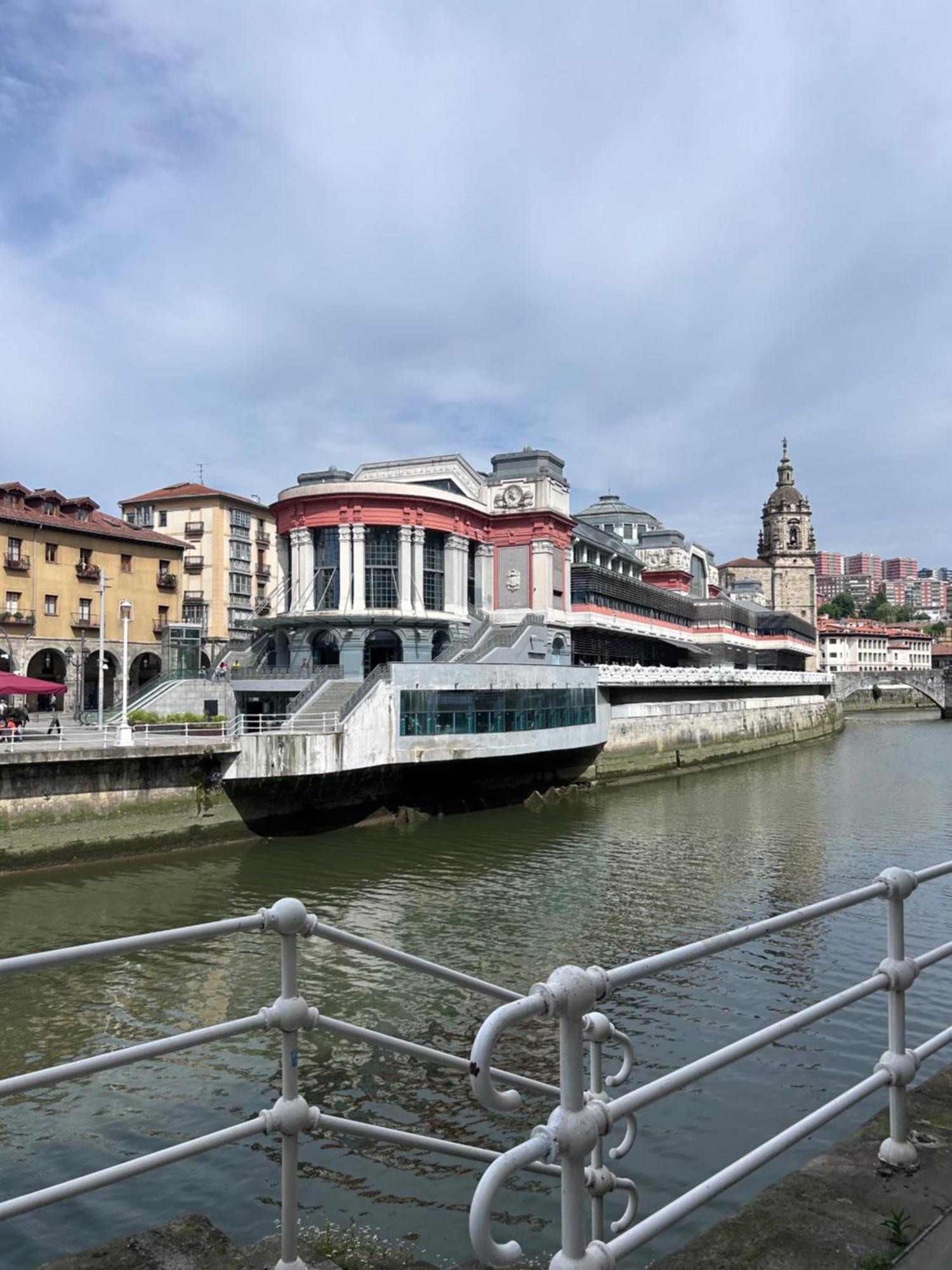 Estrella Appartement Bilbao Buitenkant foto